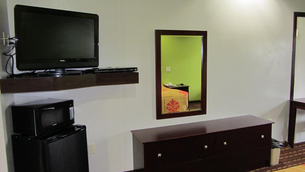 Palace Inn Houston Room photo